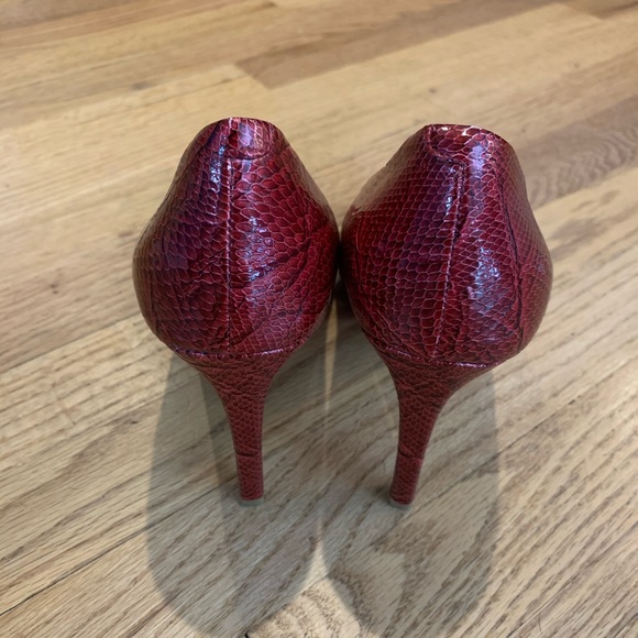 WHBM Diane Red Pumps - Picture 3 of 6